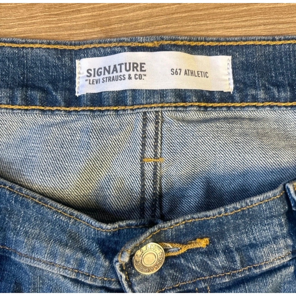 Signature Levi Strauss S67 Athletic Fit Mens Jeans 38x34 Medium Wash